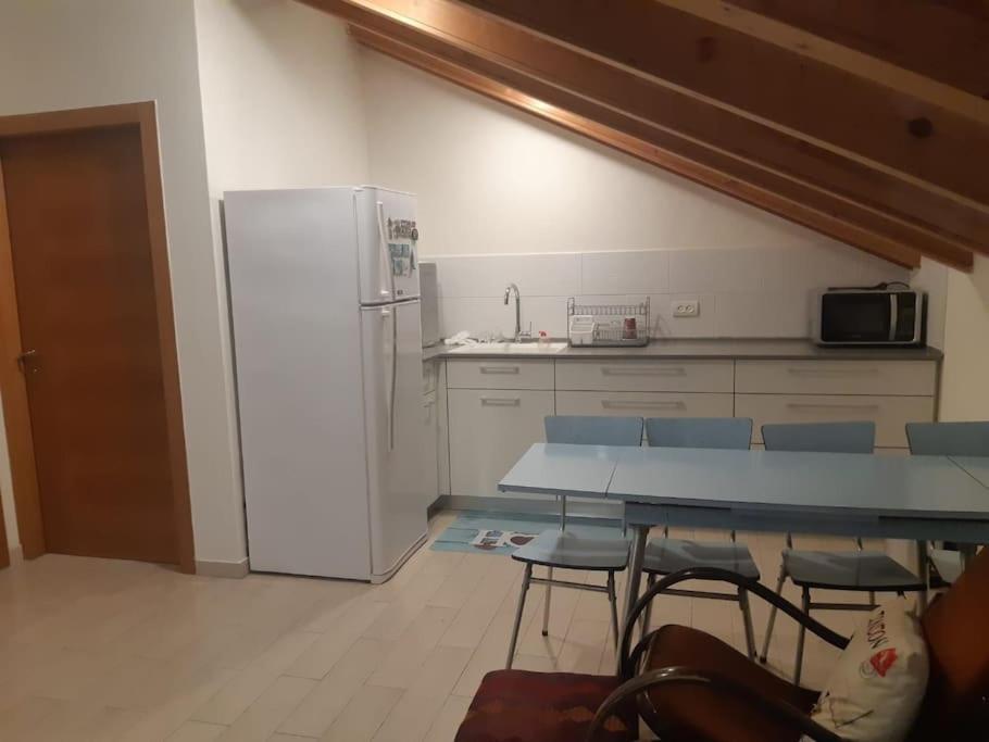 Adorable 3 Bedroom Brenner "Hill" Suite Giv'at Brenner Exteriör bild